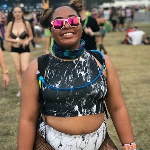 Meet your Posher, Nicole